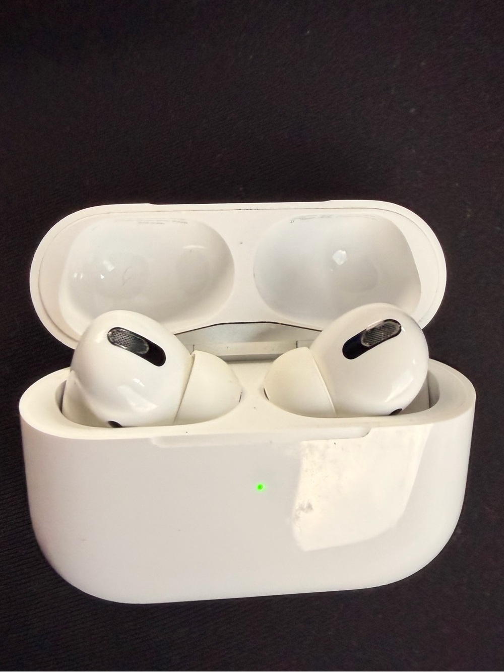Apple AirPods Pro 1st Gen - Picture 3 of 8